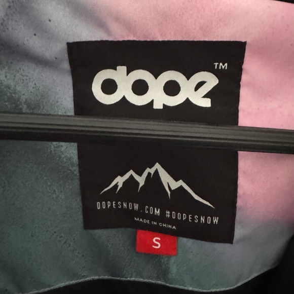 DOPE Ski/Snowboard jacket - Picture 3 of 4